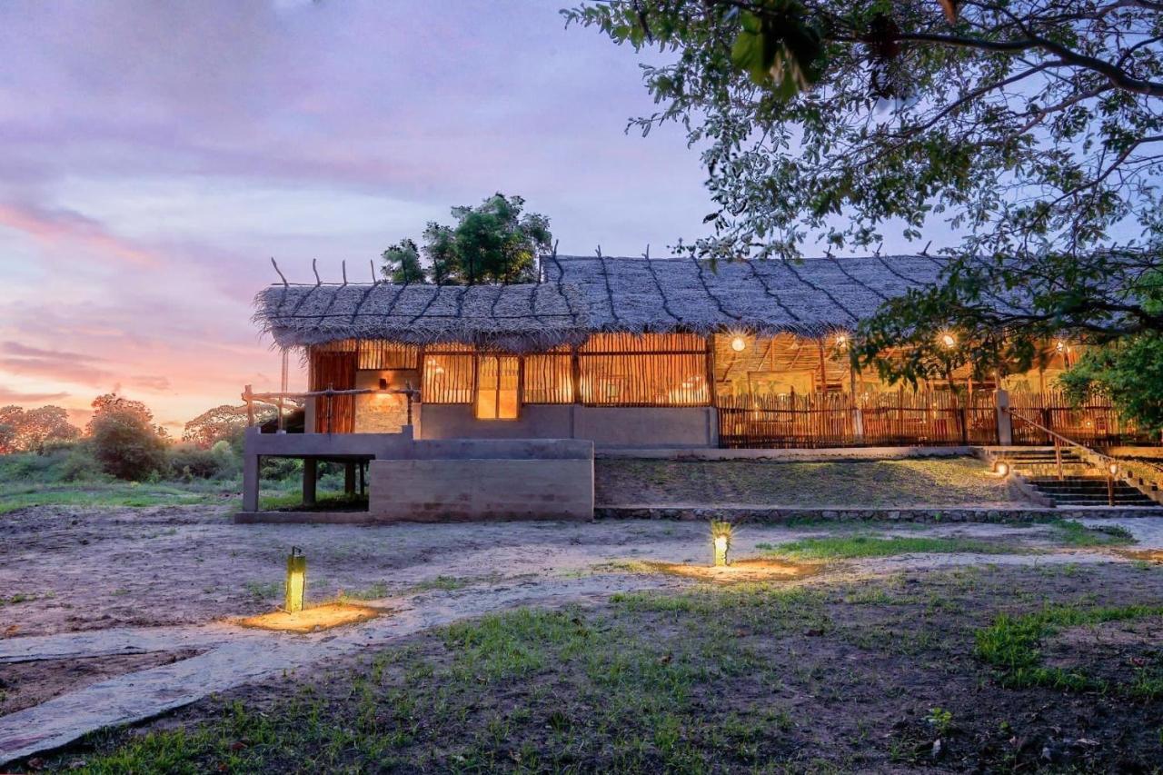 Raalmadu Wilpattu Hotel Achchamulai Buitenkant foto